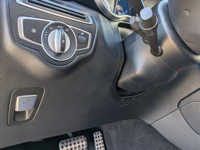 Used 2019 Mercedes-Benz GLC 300 4MATIC image 16