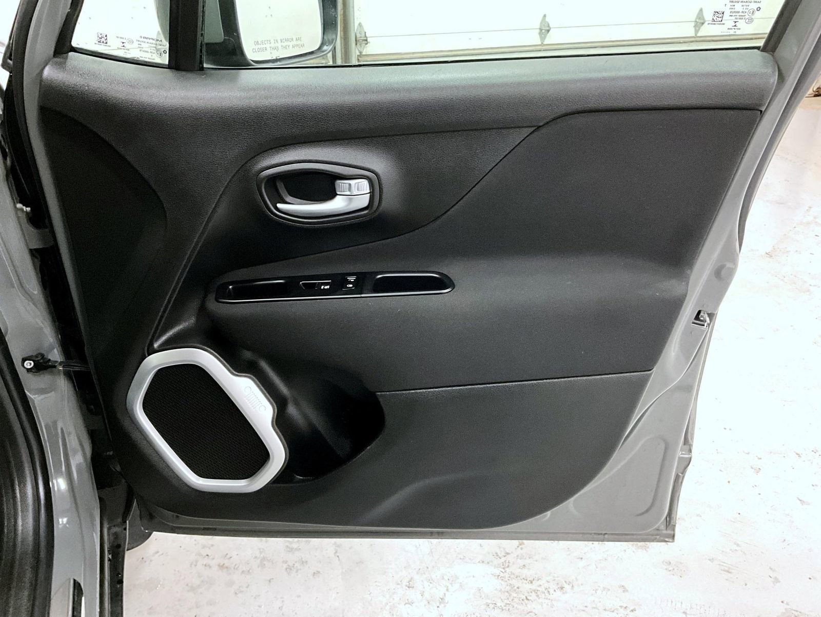 Used 2021 Jeep Renegade Latitude AWD/4WD image 17