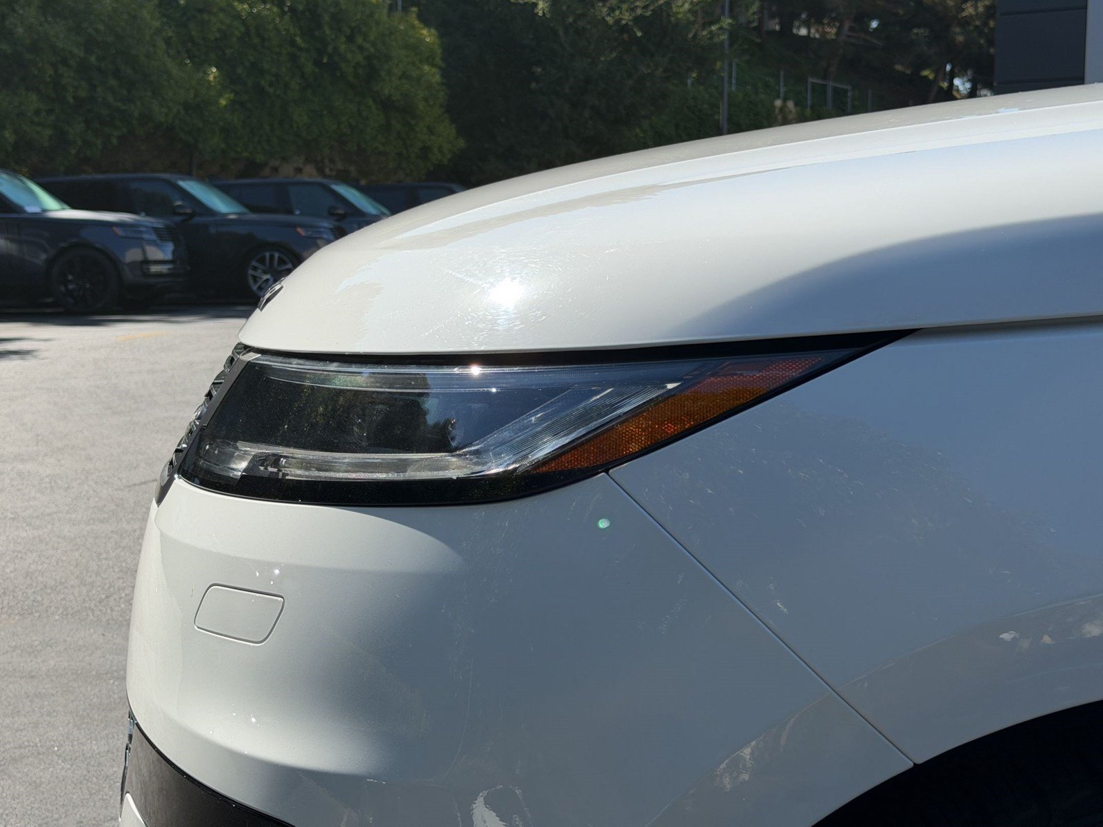 Used 2024 Land Rover Range Rover Sport SE AWD/4WD image 12