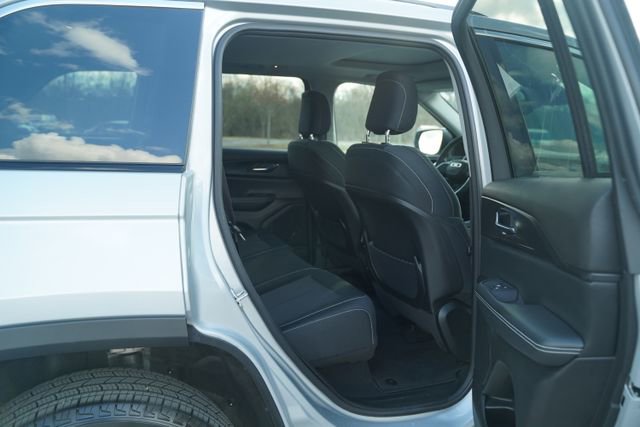 Used 2024 Jeep Grand Cherokee Laredo X image 23