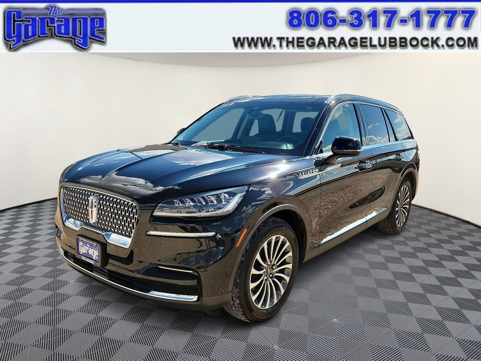 Used 2024 Lincoln Aviator 2WD w/ Premium Package image 1