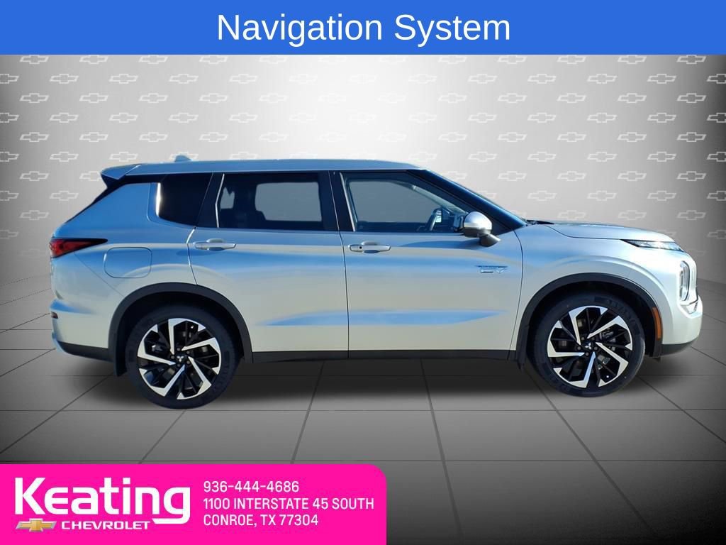Used 2023 Mitsubishi Outlander 4WD Plug-In Hybrid image 4
