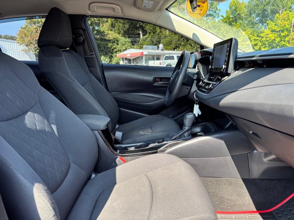 Used 2022 Toyota Corolla LE FWD image 29