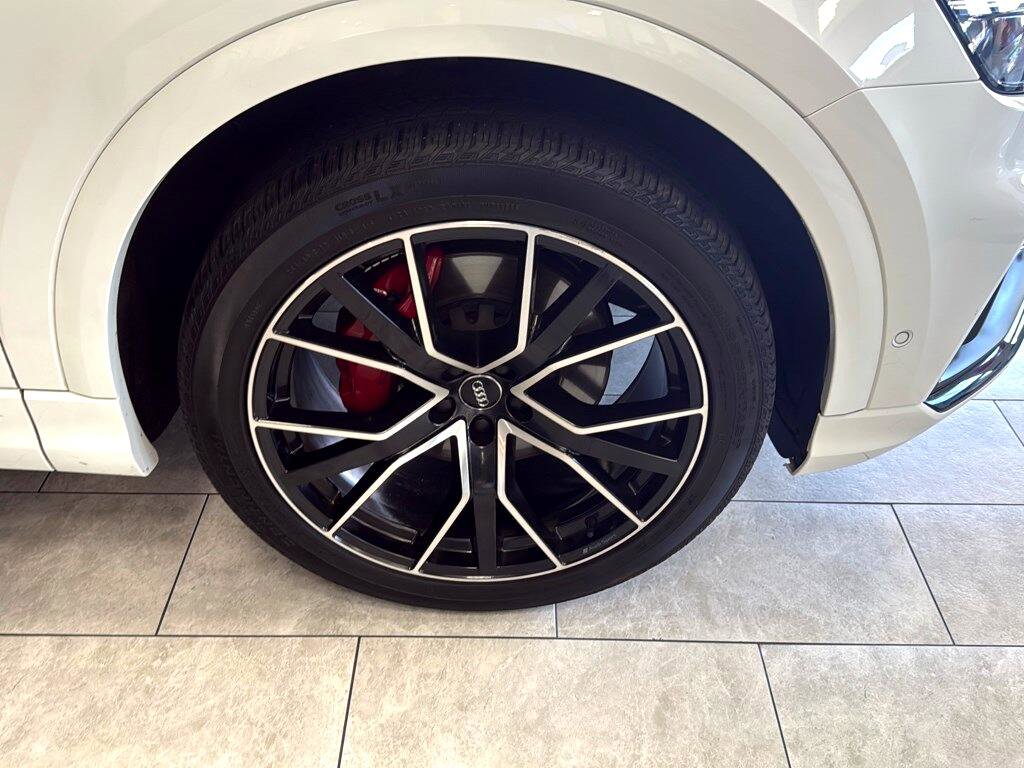 Used 2019 Audi Q8 Prestige image 21