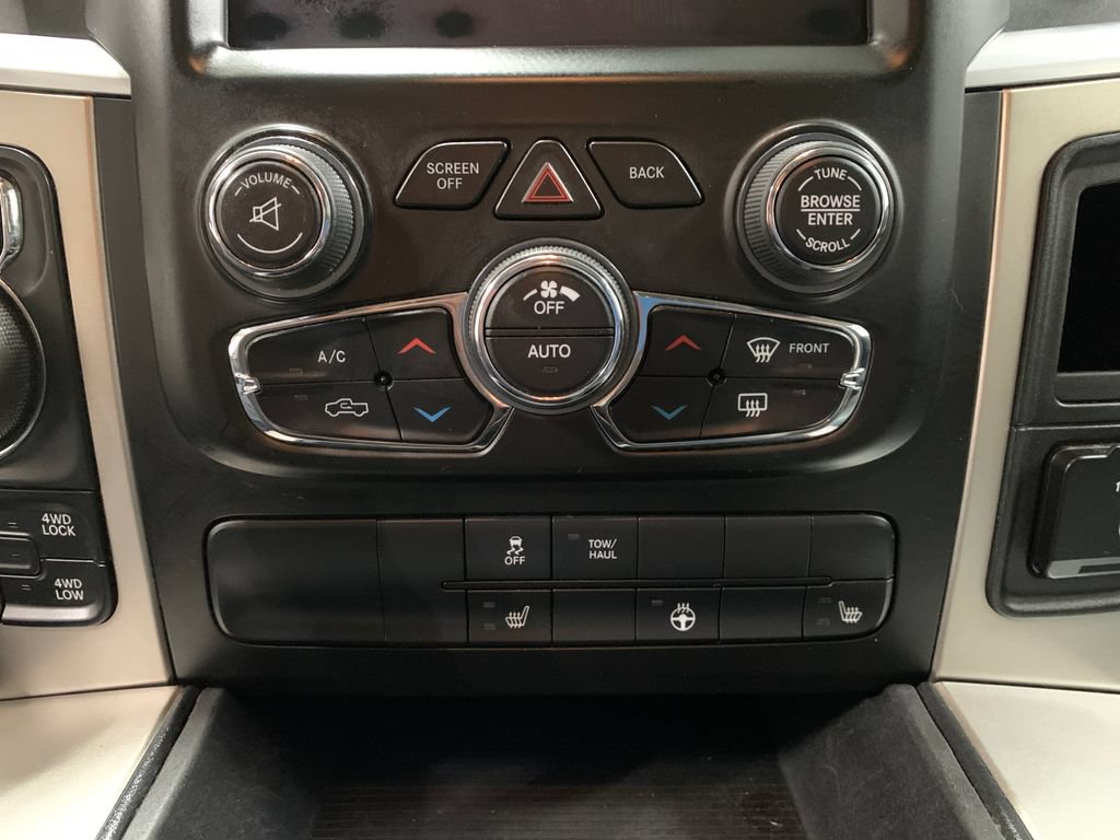 Used 2019 RAM 1500 Classic SLT w/ SLT Plus D←cor Group AWD/4WD image 26