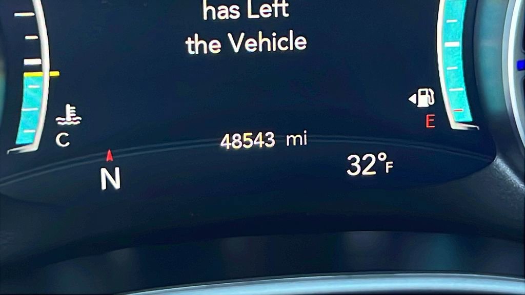 Used 2024 Chrysler Pacifica Touring-L image 26