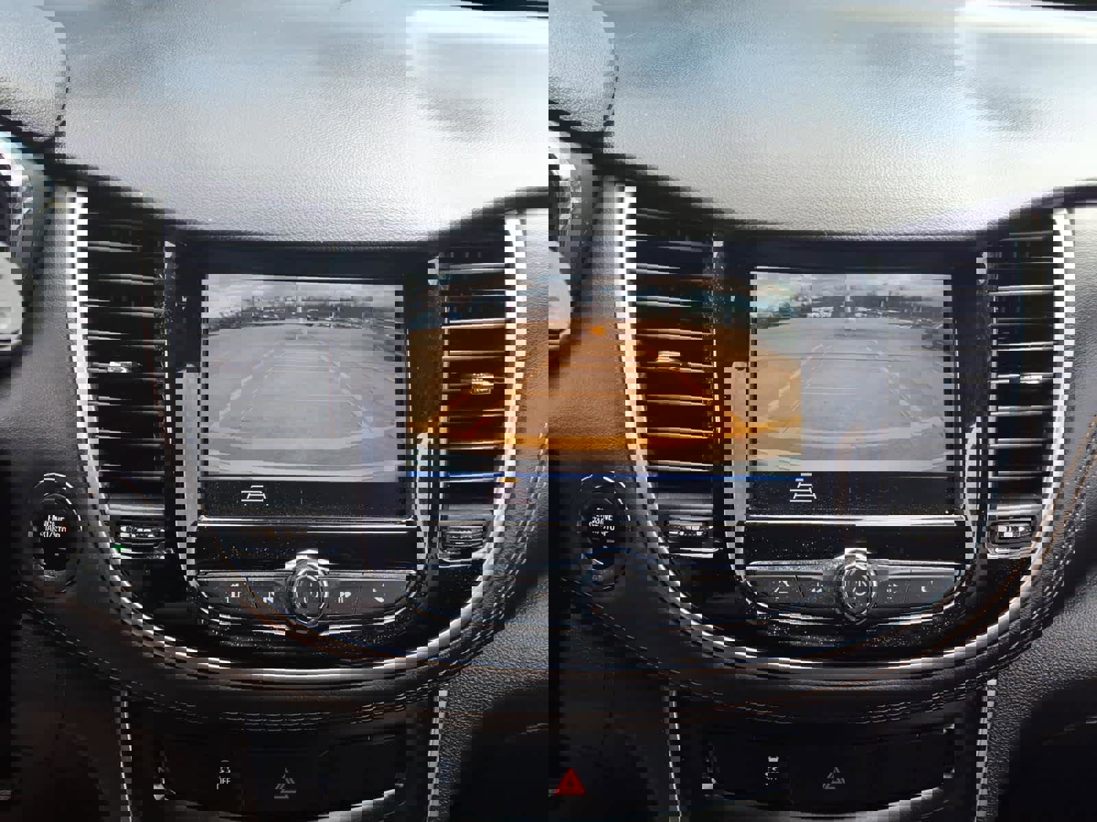 Used 2021 Chevrolet Trax LT w/ Sport Edition image 17