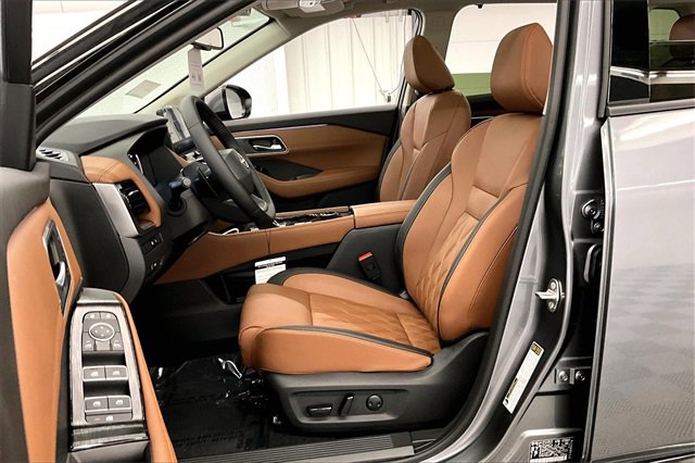 New 2026 Nissan Rogue Platinum image 9