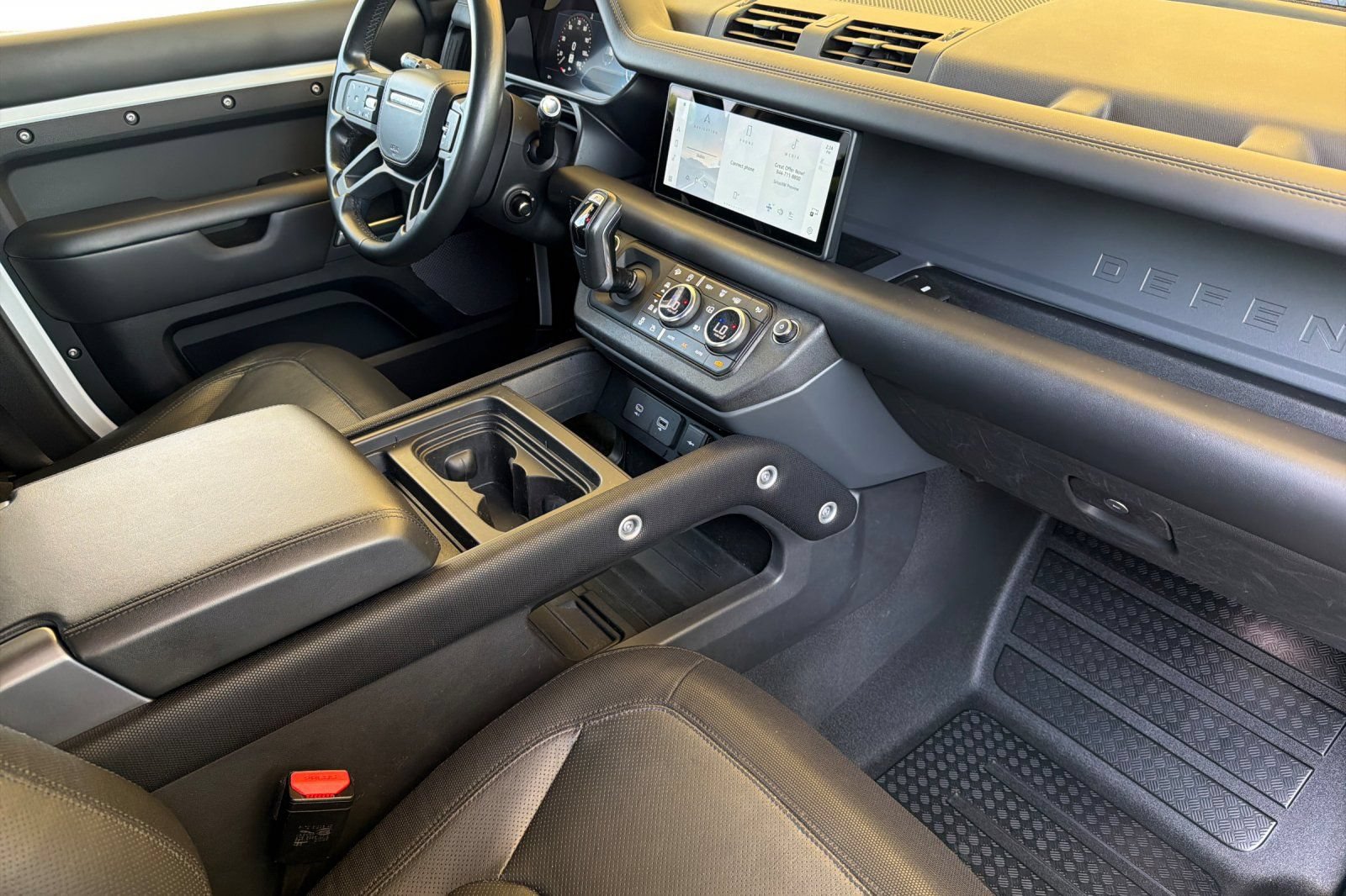 Used 2021 Land Rover Defender 110 X-Dynamic HSE AWD/4WD image 18