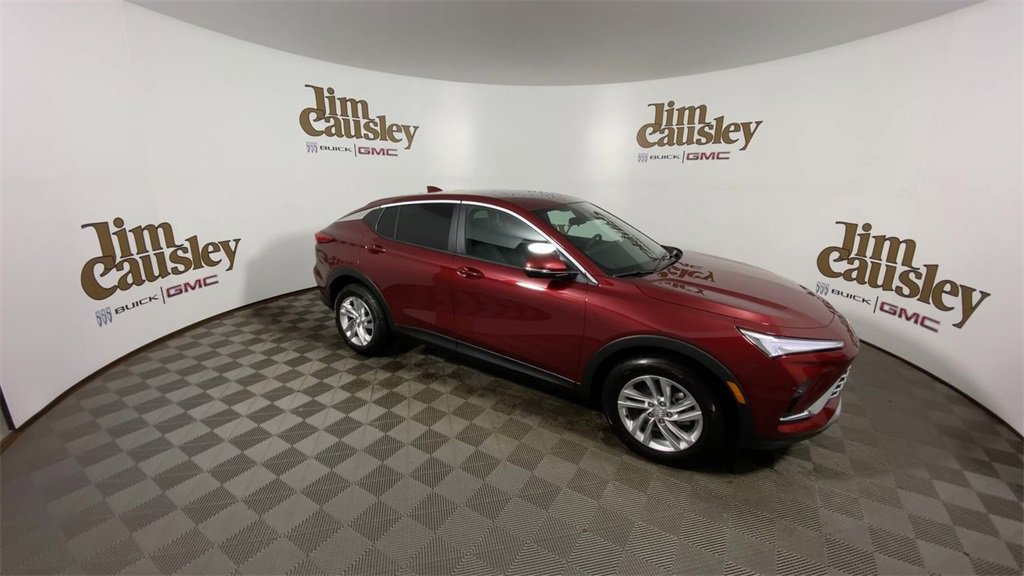 Used 2025 Buick Envista Preferred w/ Convenience I Package image 2