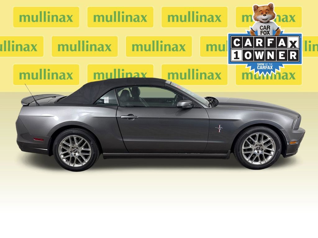 Used 2013 Ford Mustang Premium image 2