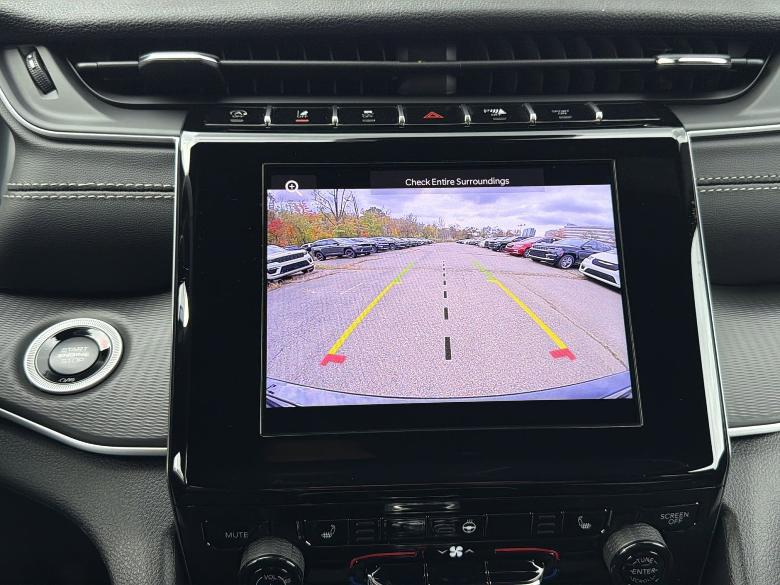 New 2025 Jeep Grand Cherokee Laredo image 19