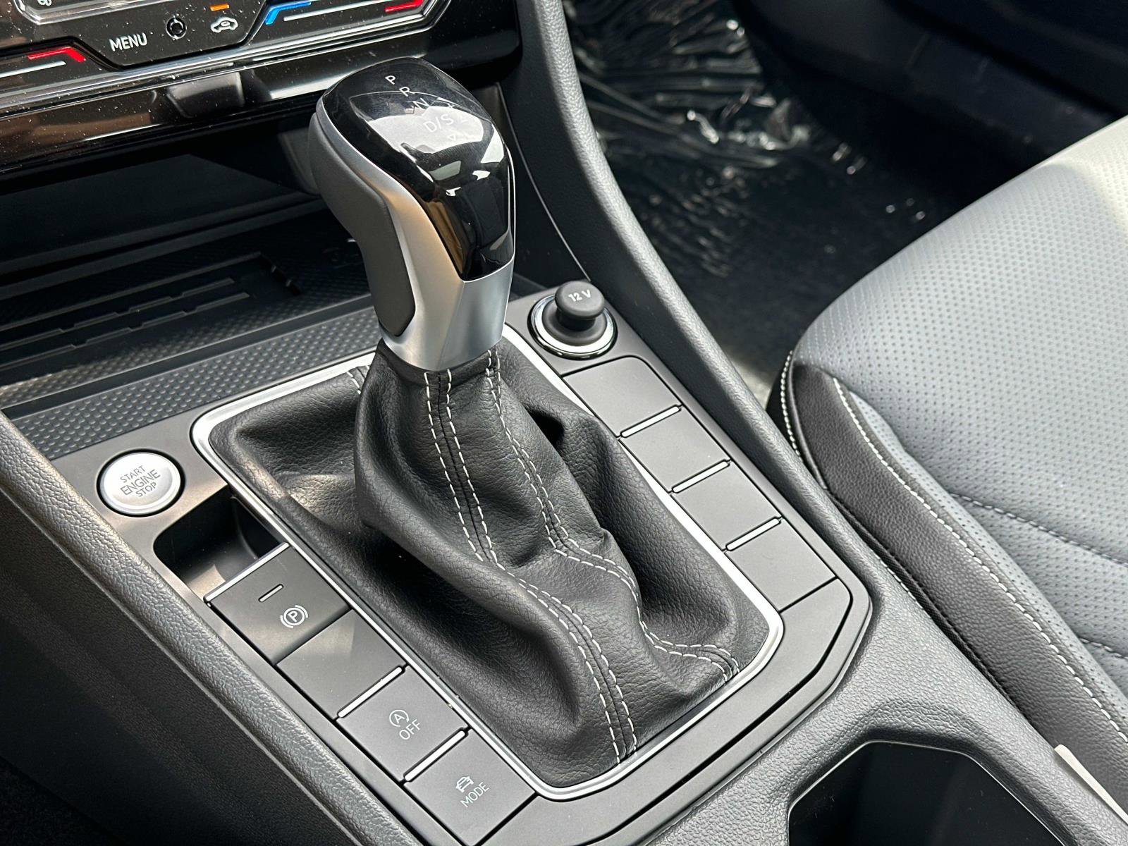 New 2025 Volkswagen Jetta SEL image 32