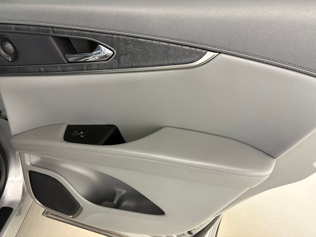 Used 2020 Lincoln Nautilus Reserve FWD image 38