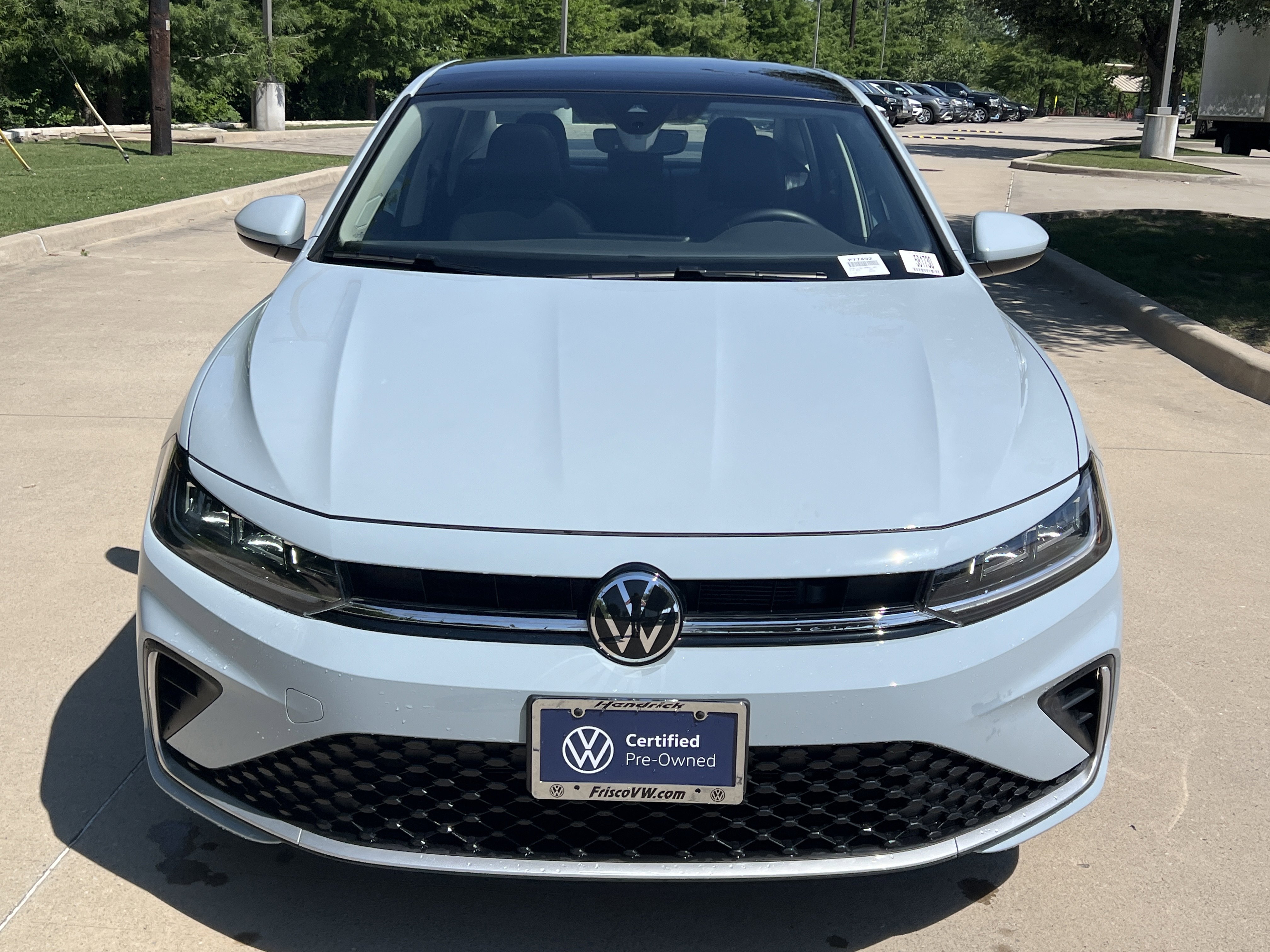 Used 2025 Volkswagen Jetta SE w/ Sunroof Package FWD image 3
