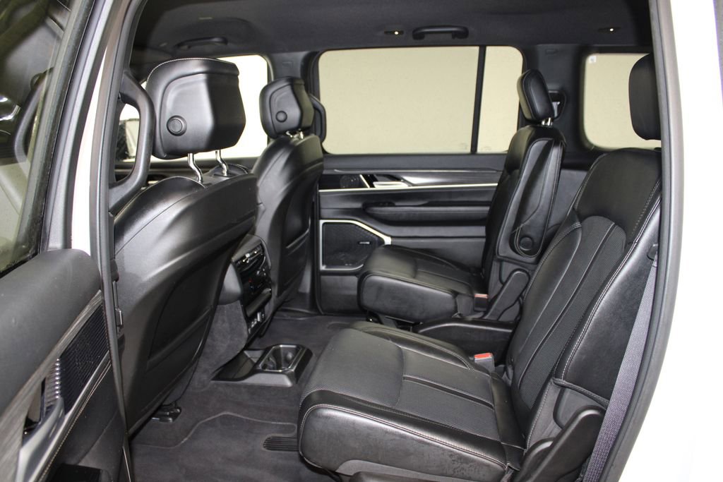 Used 2024 Jeep Wagoneer Series II image 24