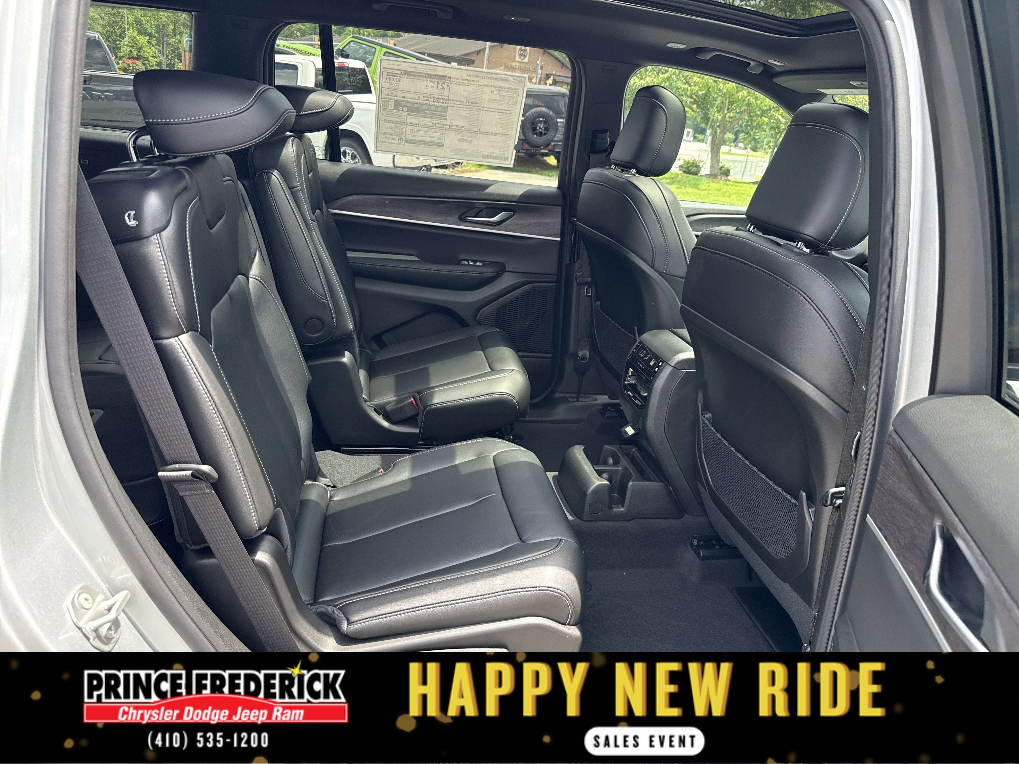 New 2025 Jeep Grand Cherokee L Limited w/ Black Appearance Package image 13