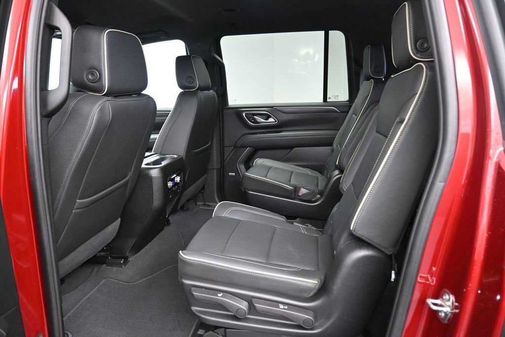 Used 2024 GMC Yukon XL SLT w/ SLT Luxury Package AWD/4WD image 17