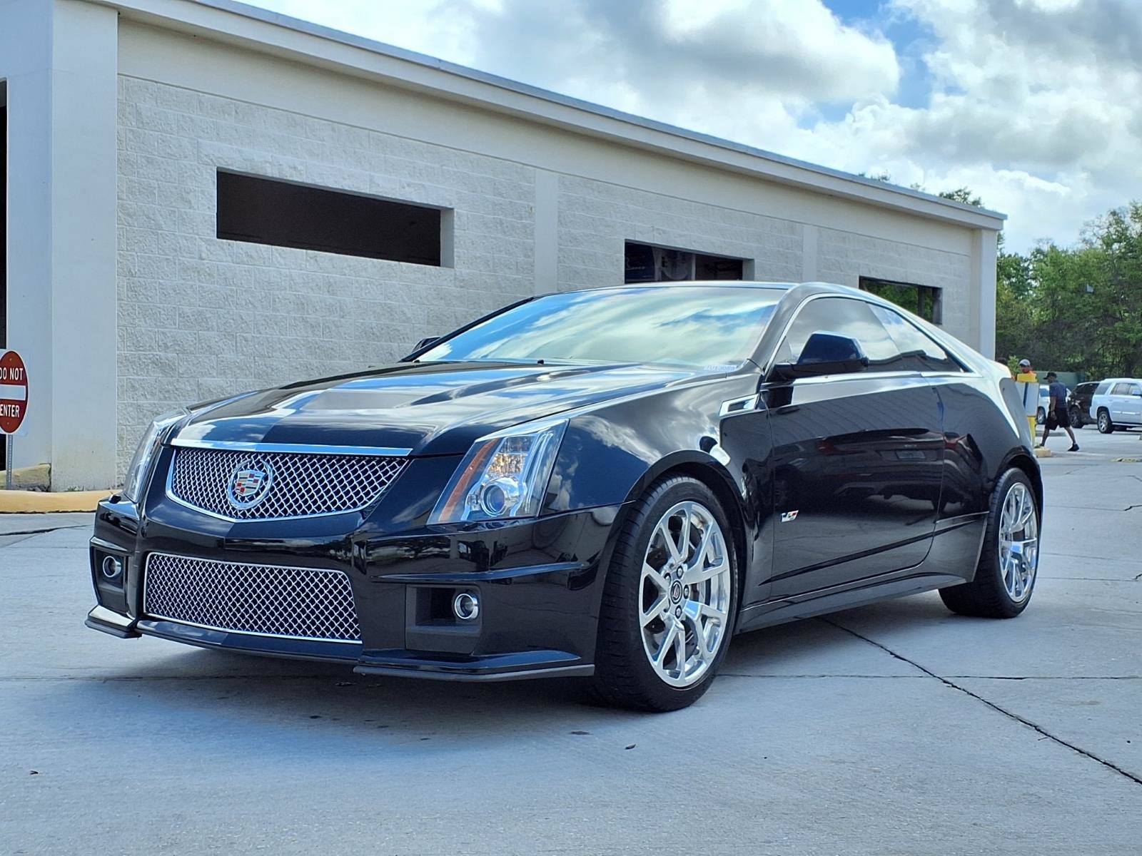 Used 2014 Cadillac CTS V image 1