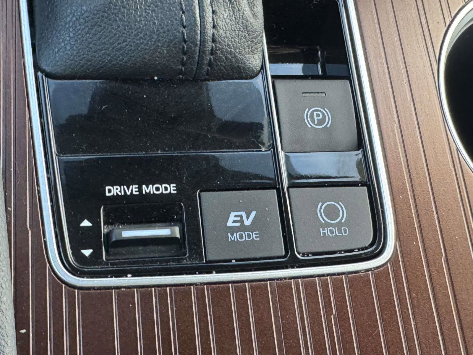 Certified 2023 Toyota Sienna LE image 30