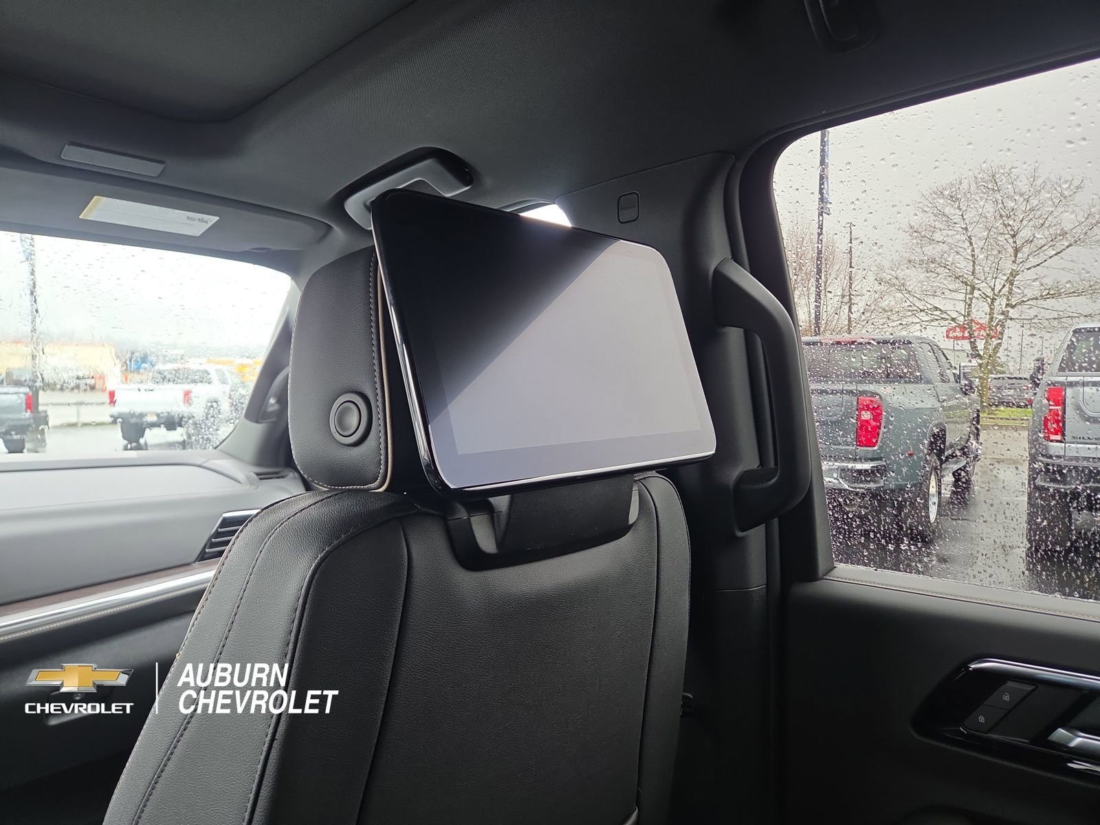 New 2026 Chevrolet Suburban Premier AWD/4WD image 27