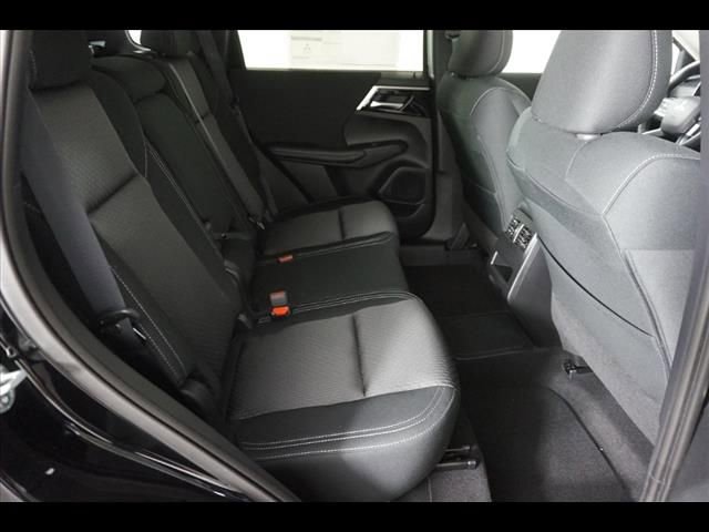 Used 2024 Mitsubishi Outlander ES image 11