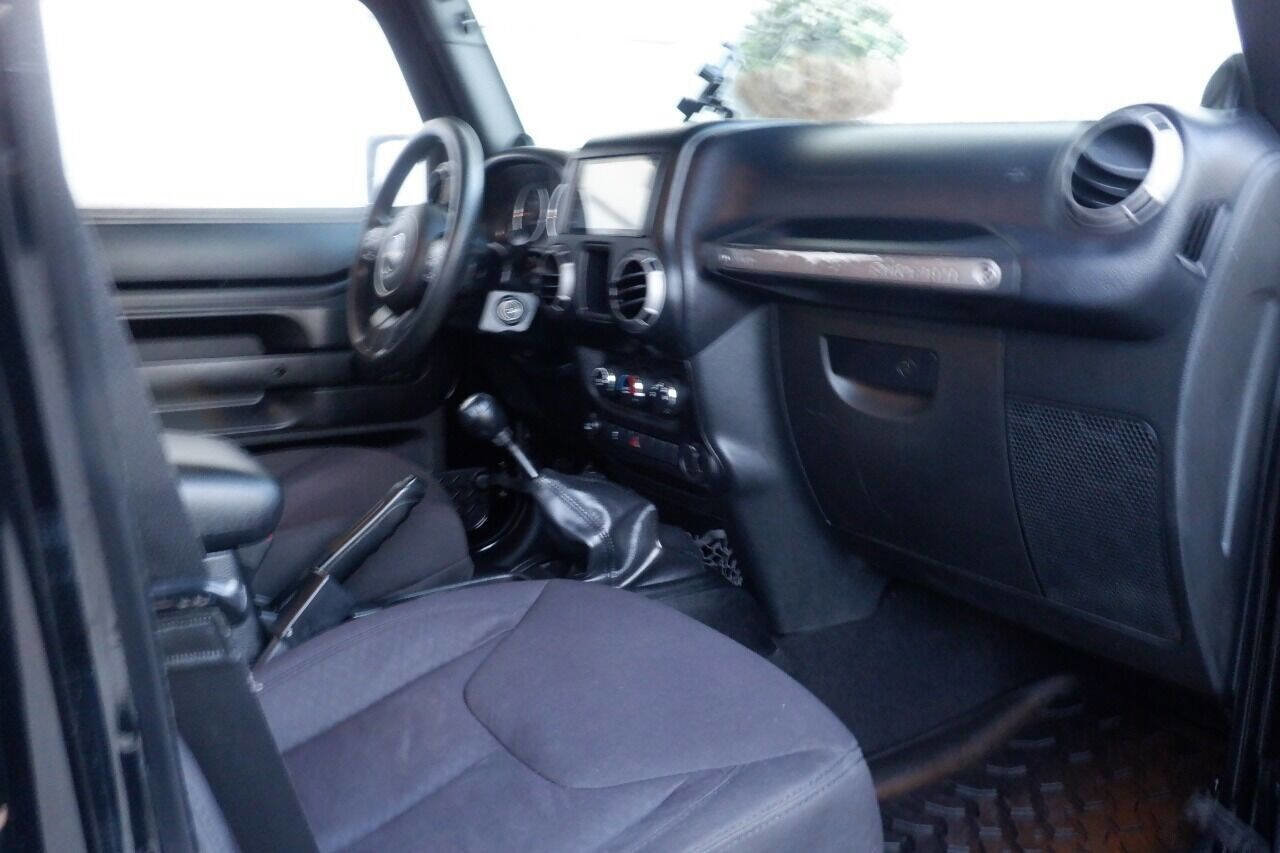 Used 2013 Jeep Wrangler Unlimited Sport w/ Trailer Tow Group image 17