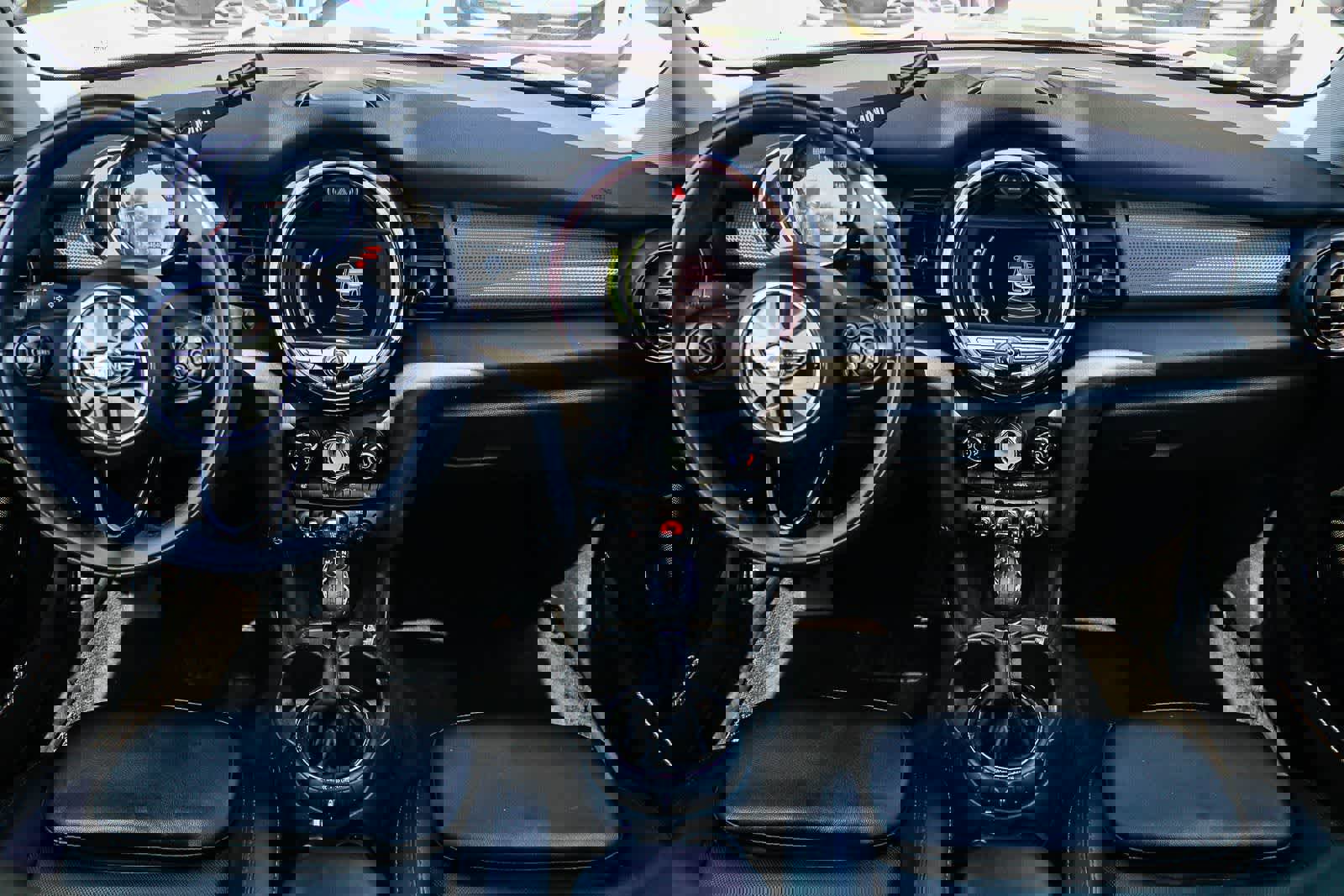 Used 2014 MINI Cooper 2-Door Hardtop image 12