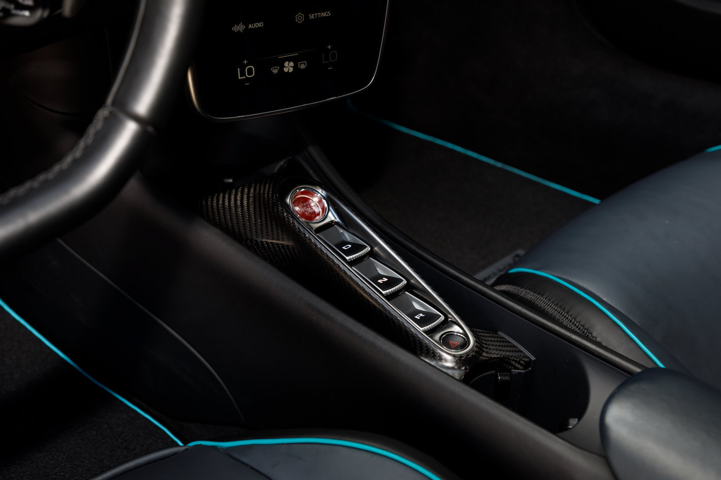 Used 2023 McLaren Artura RWD image 43