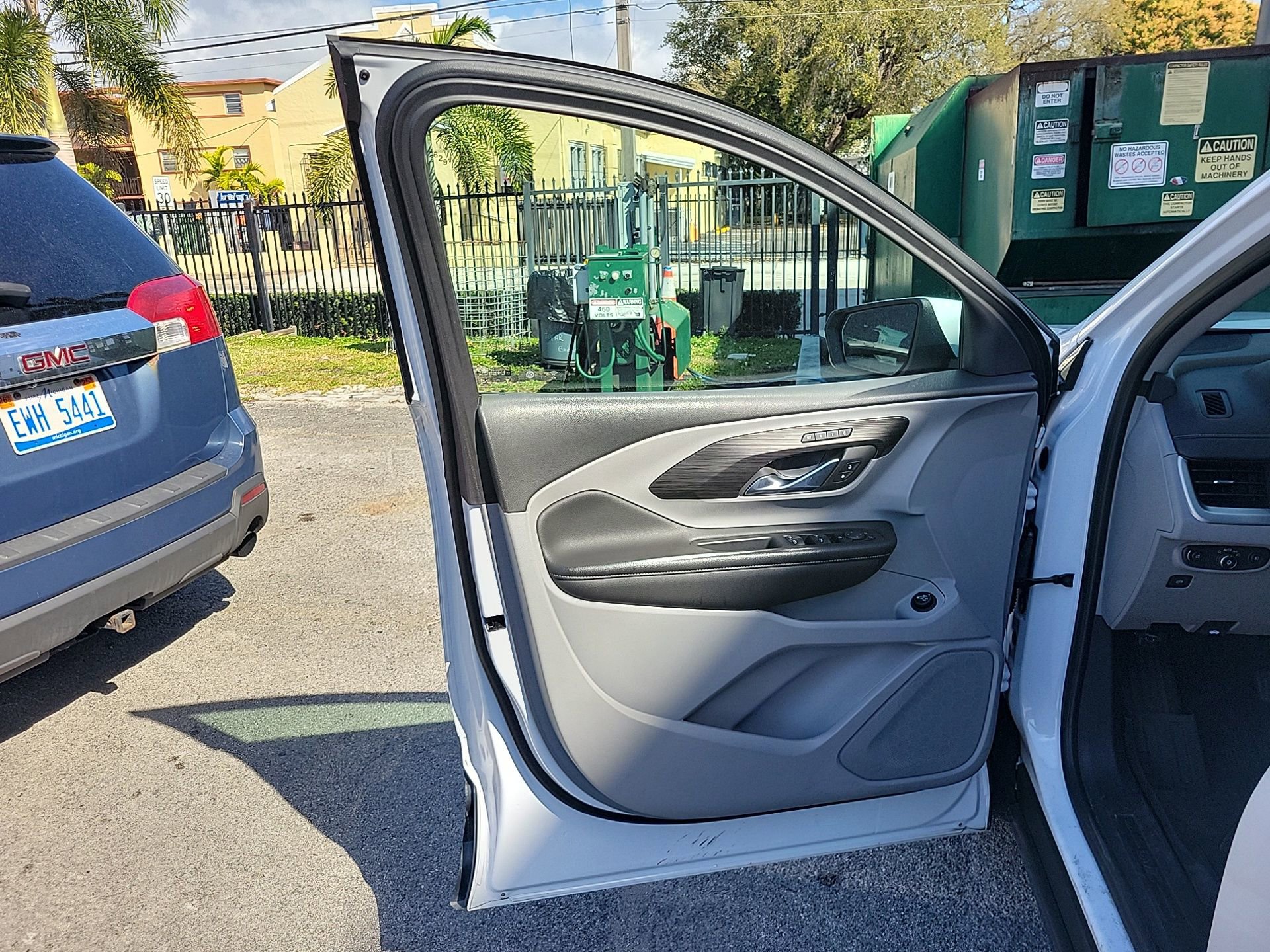 Used 2023 GMC Terrain SLT w/ LPO, Floor Liner Package image 23