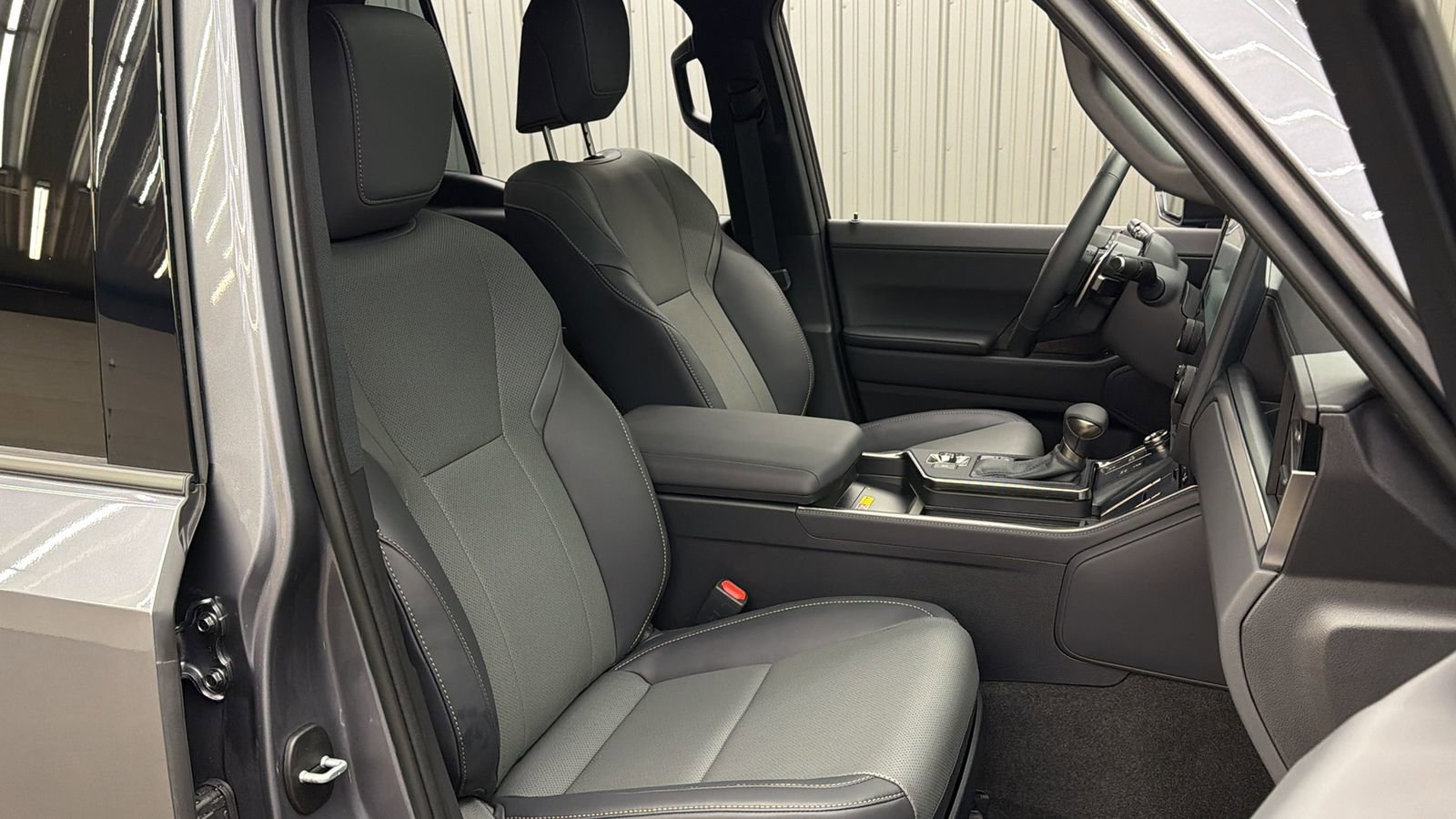 Used 2026 Lexus GX 550 w/ Accessory Package (2T) image 37