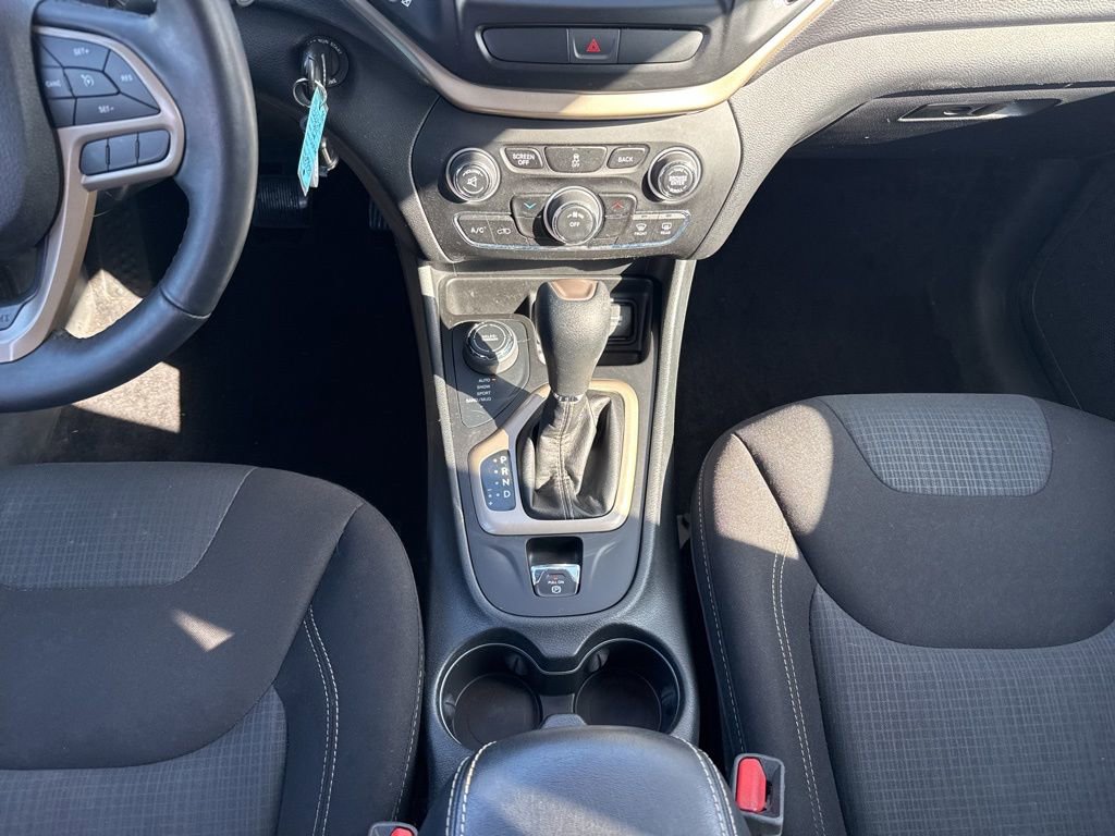 Used 2017 Jeep Cherokee Latitude w/ Cold Weather Group image 15