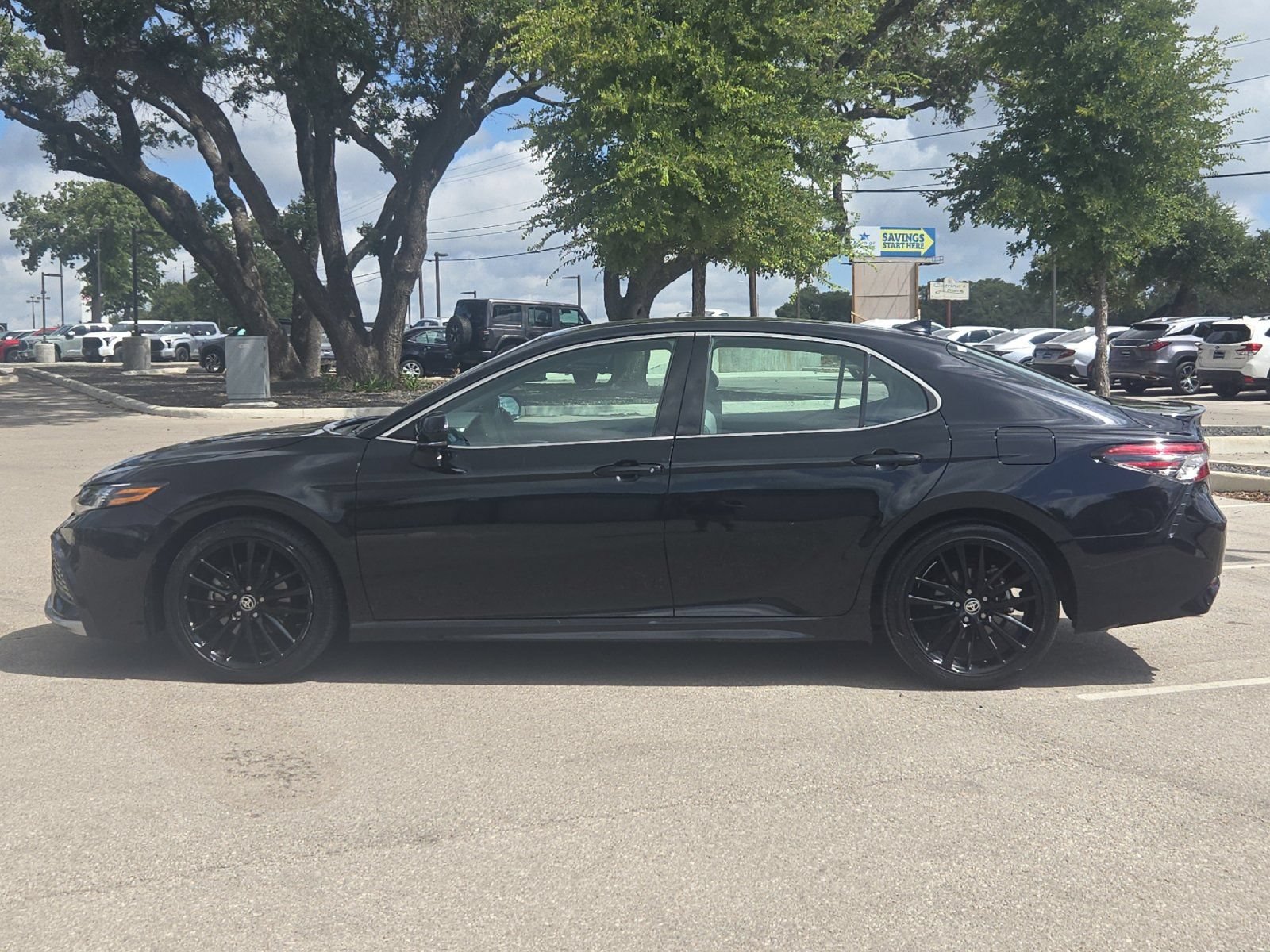 Used 2024 Toyota Camry XSE FWD image 2
