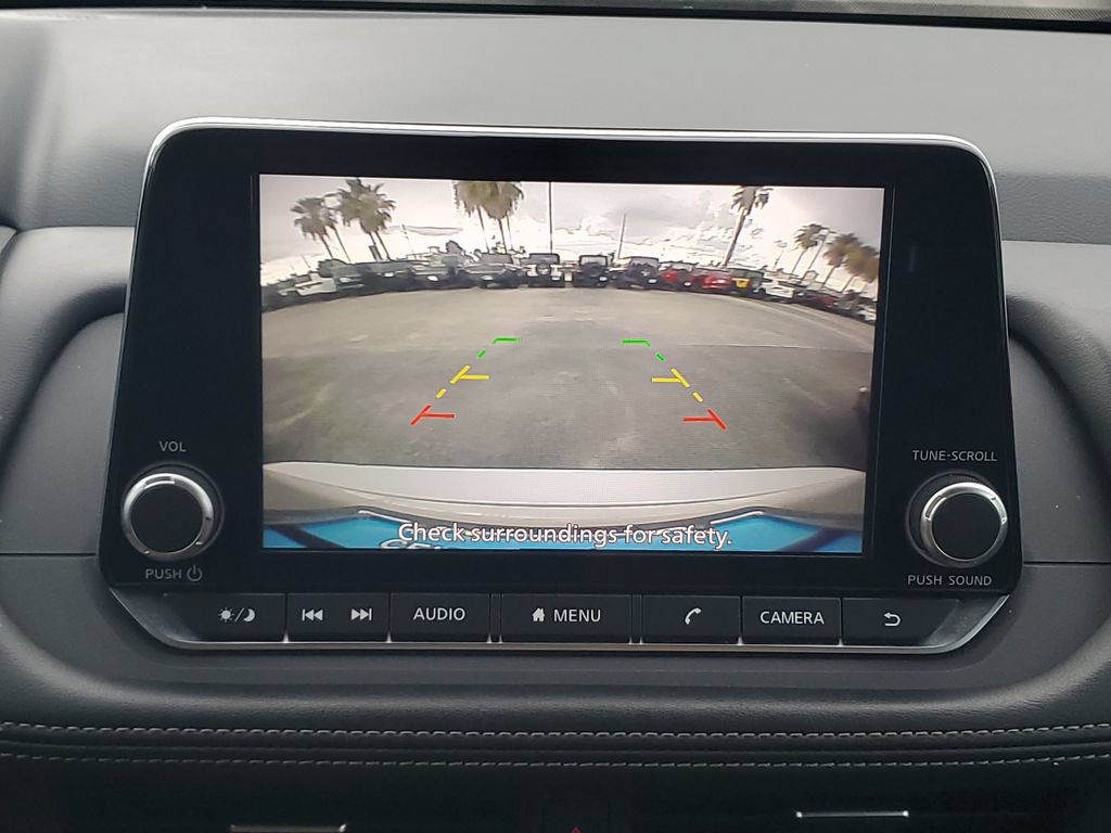 Used 2024 Nissan Rogue SV FWD image 17