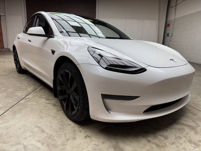 Used 2023 Tesla Model 3 Standard Range image 6