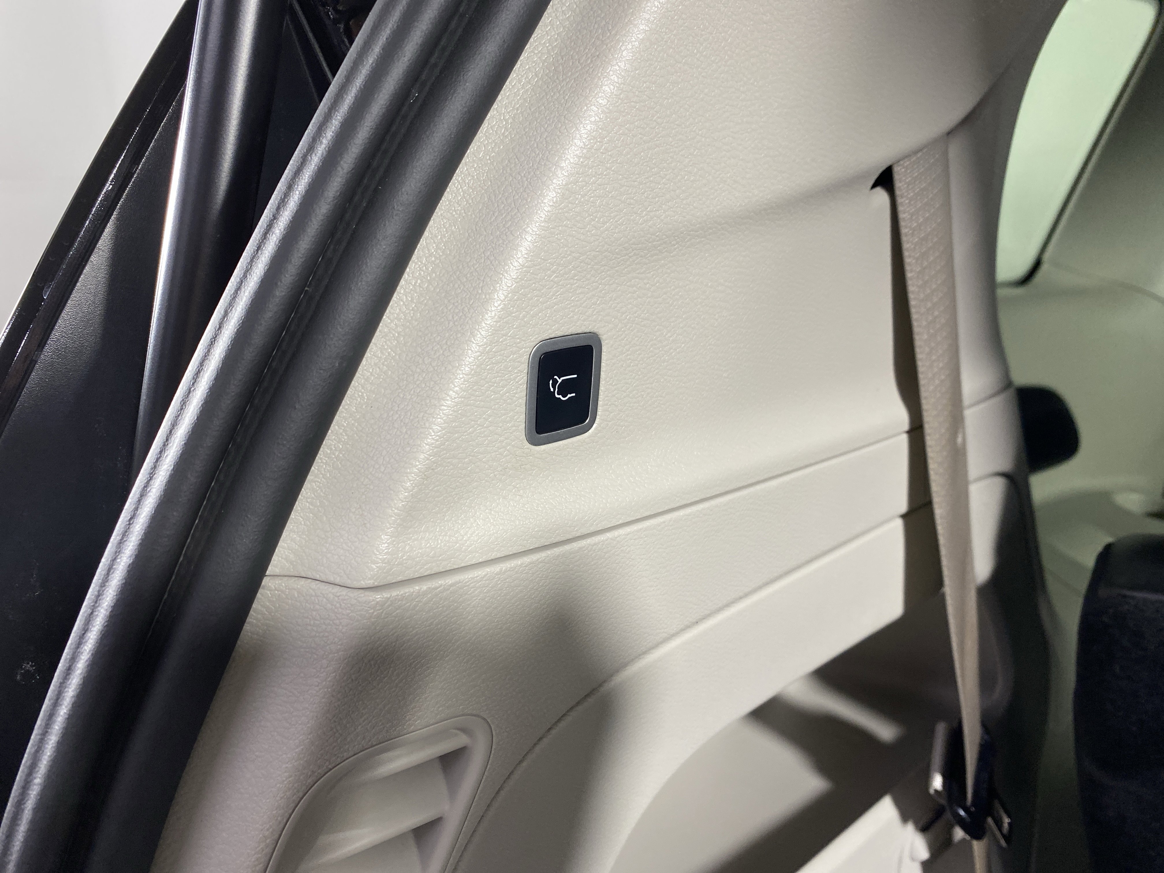 Used 2024 Chrysler Pacifica Touring-L image 36