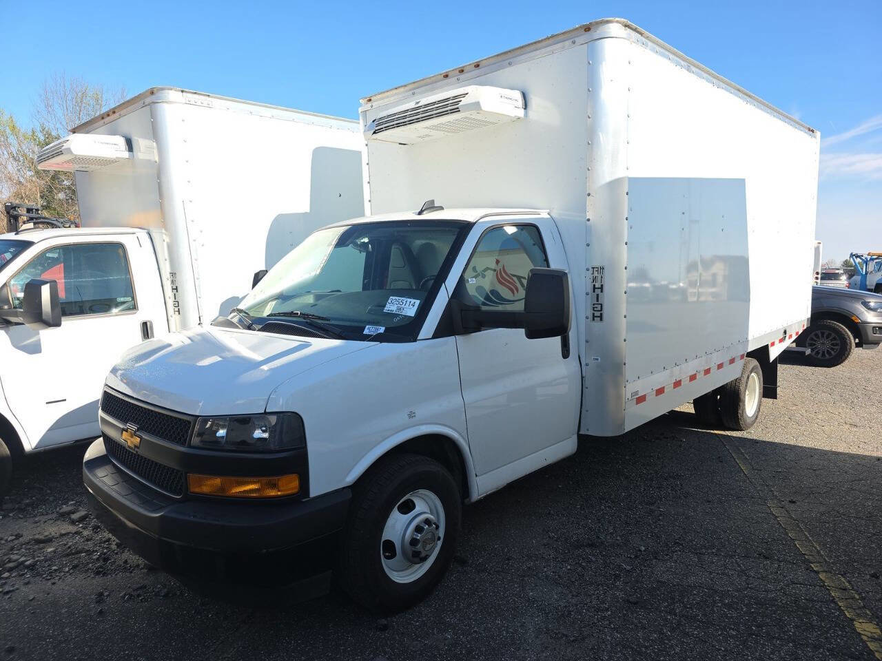 Used 2024 Chevrolet Express 3500 w/ Power Convenience Package RWD image 2