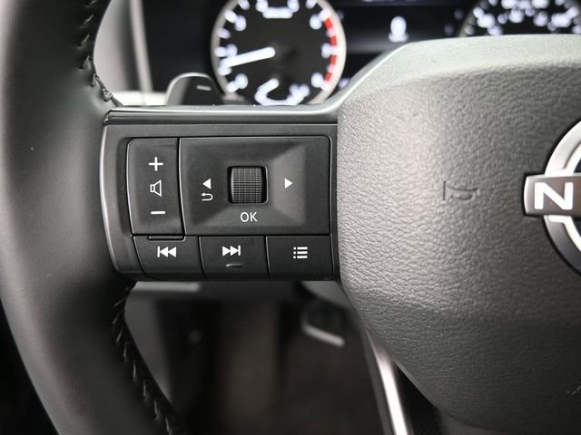 Used 2025 Nissan Rogue SV AWD/4WD image 7