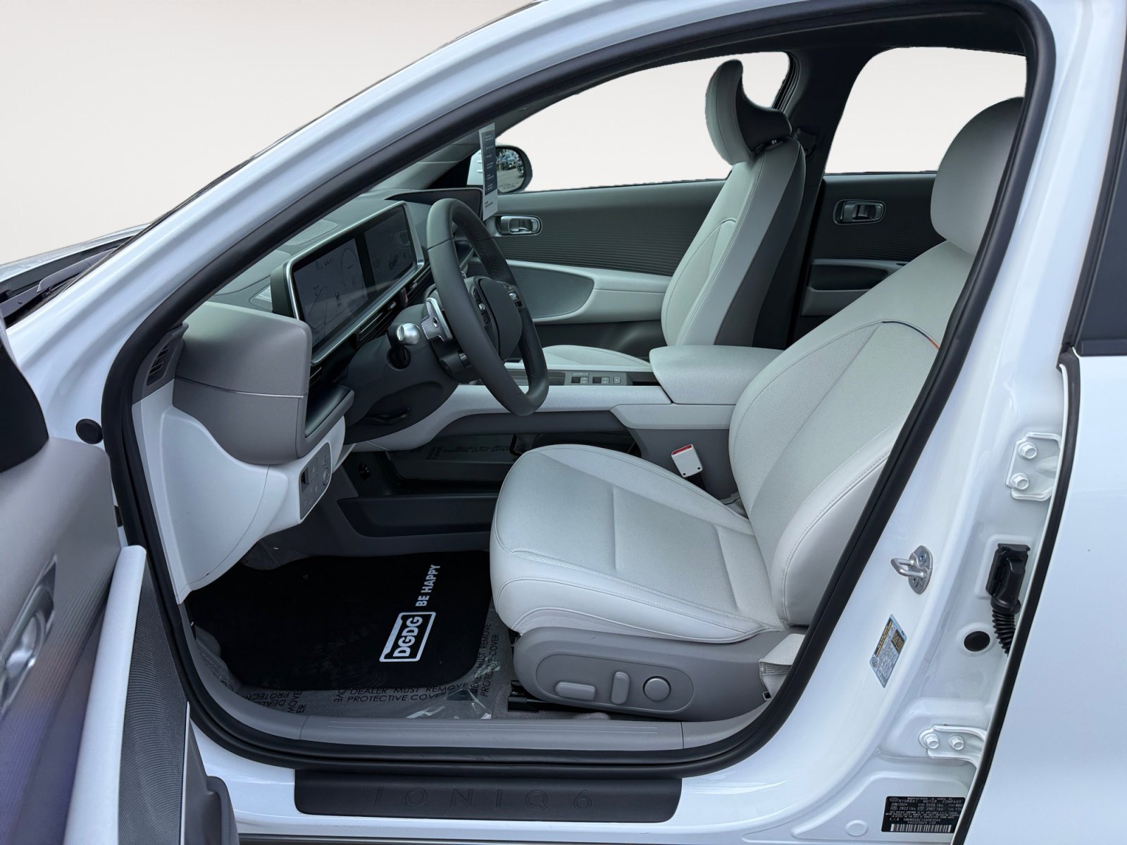 Certified 2025 Hyundai Ioniq 6 SEL AWD/4WD image 10