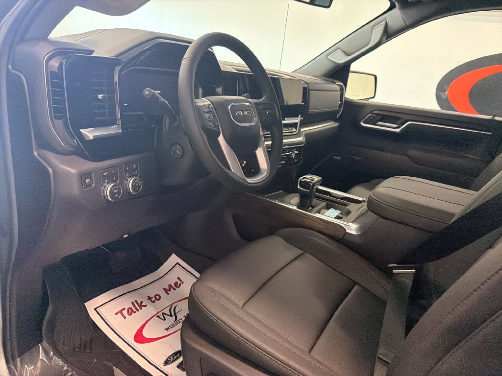 New 2026 GMC Sierra 1500 SLT w/ SLT Premium Package AWD/4WD image 11