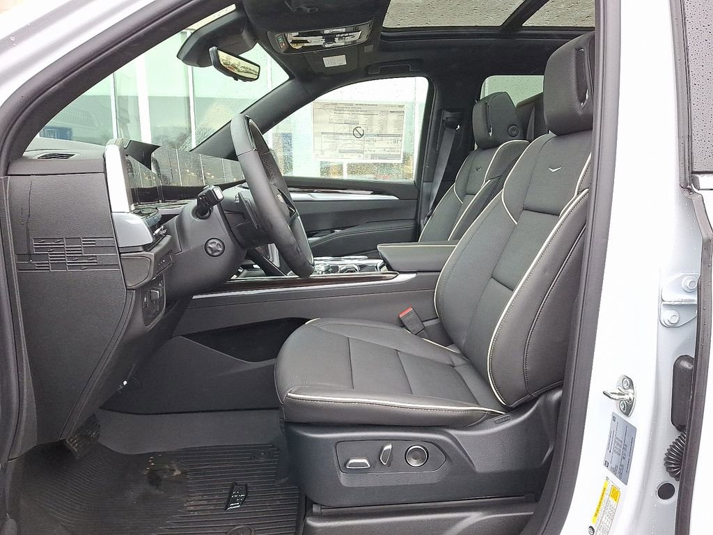 New 2026 Cadillac Escalade ESV Luxury w/ LPO, Floor Liner Package image 6