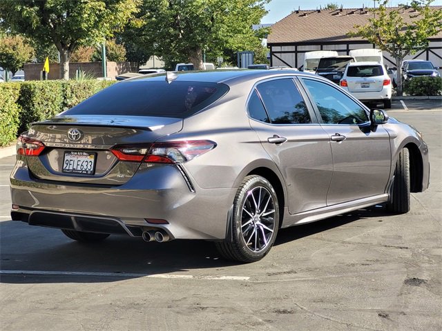 Used 2023 Toyota Camry SE image 5