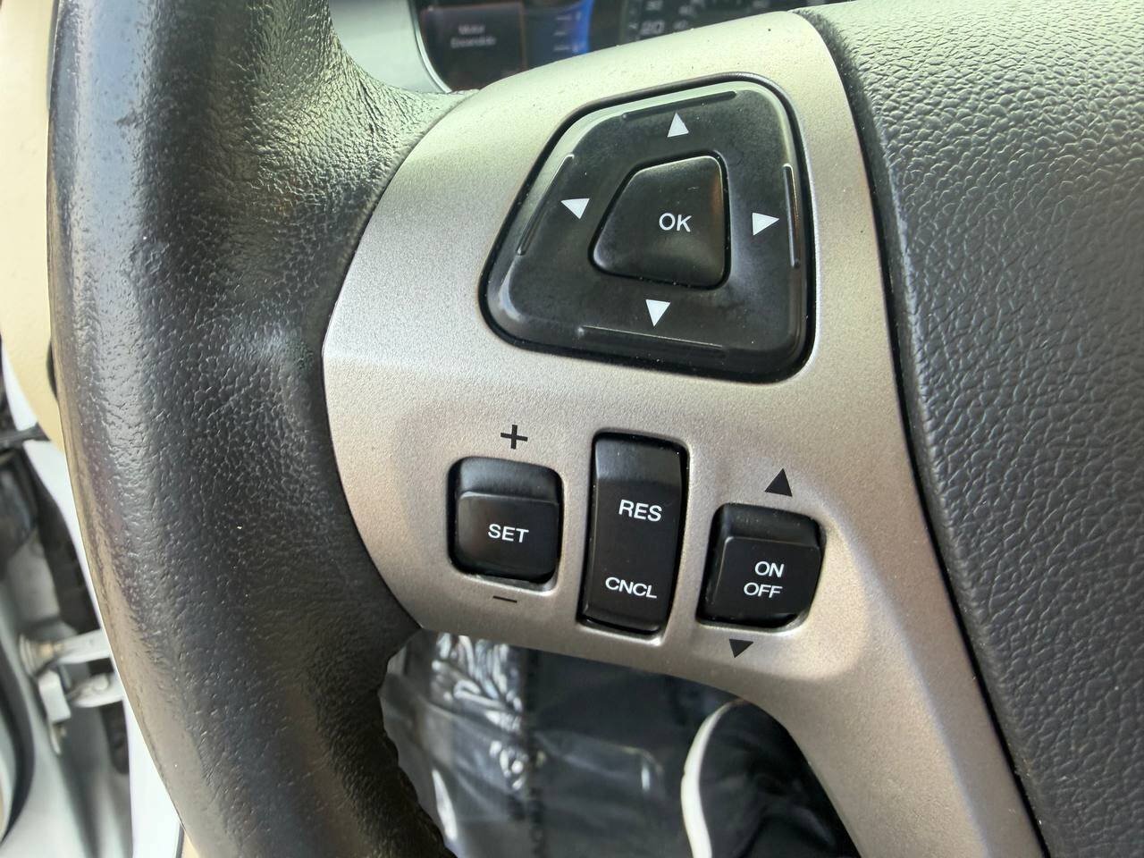 Used 2014 Ford Taurus SEL AWD/4WD image 30