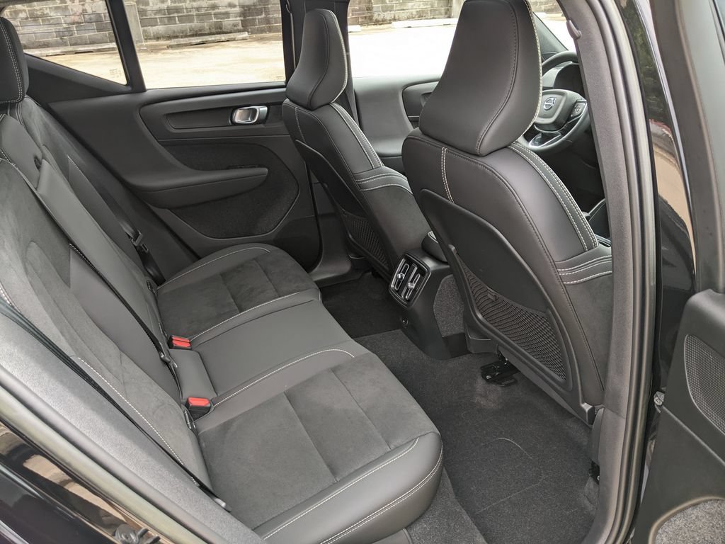 Certified 2023 Volvo XC40 Recharge Plus w/ Protection Package Premier AWD/4WD image 25