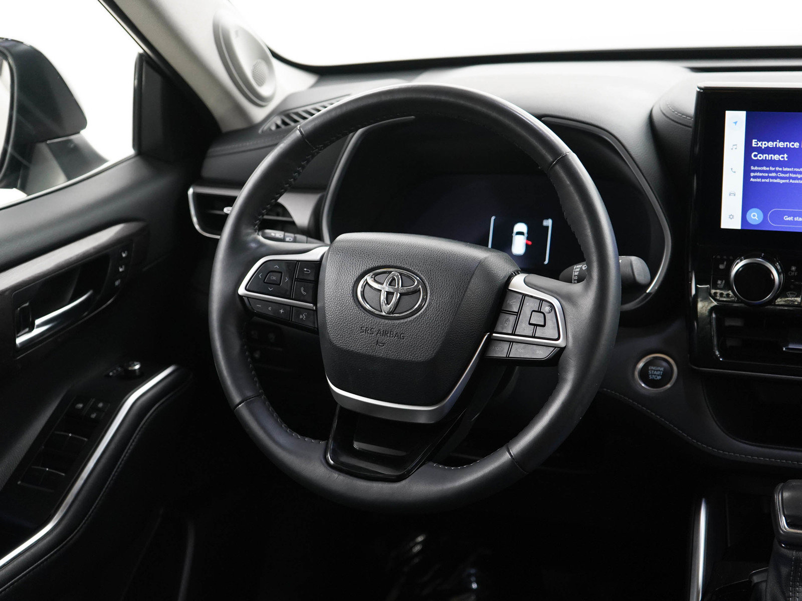 Used 2024 Toyota Highlander Limited AWD/4WD image 15
