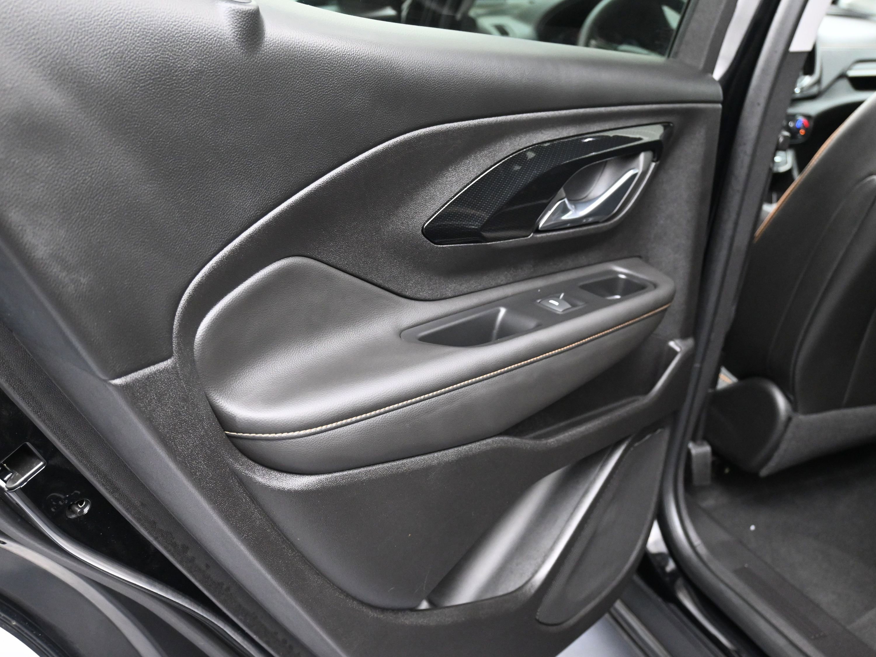 Used 2024 GMC Terrain AT4 image 19