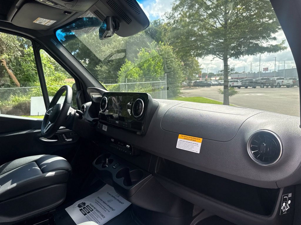Used 2024 Mercedes-Benz Sprinter 3500 image 12