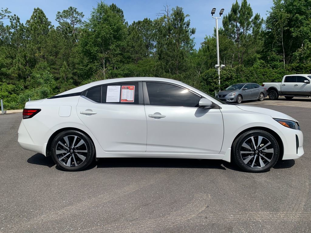 Used 2024 Nissan Sentra SV w/ SV Premium Package FWD image 2