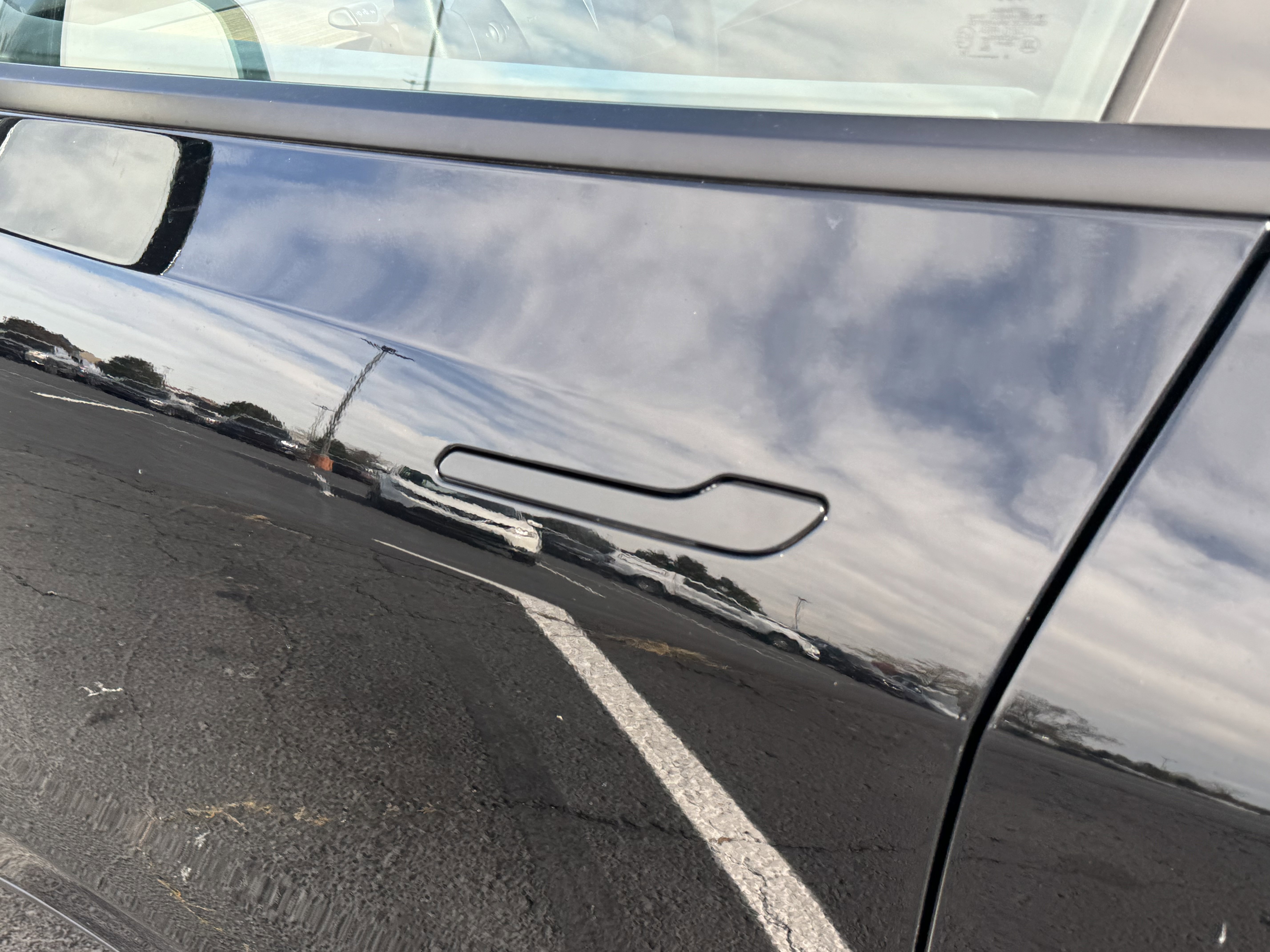 Used 2024 Tesla Model Y 2WD image 18