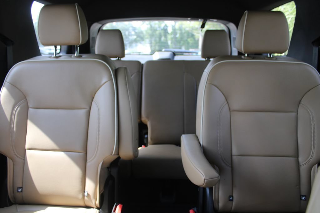Used 2023 Chevrolet Traverse Premier FWD image 66